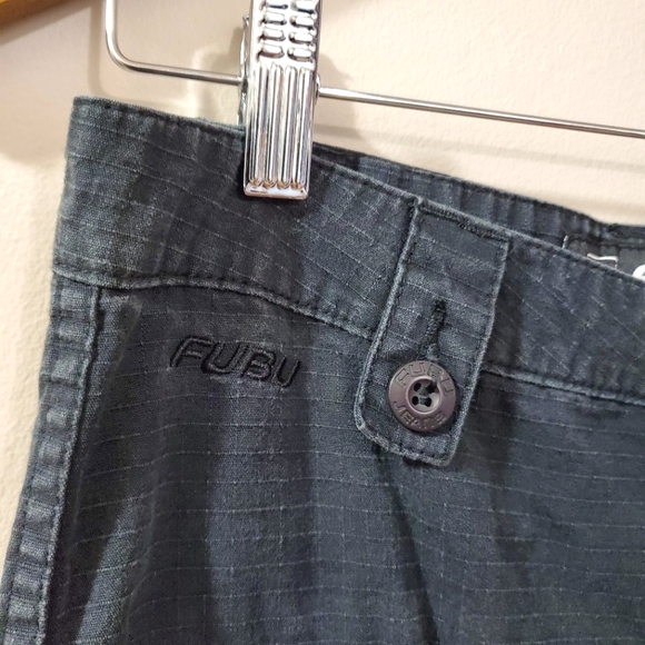 Vintage FUBU - 90s Y2K black cargo shorts - Size 7/8 - Picture 2 of 9